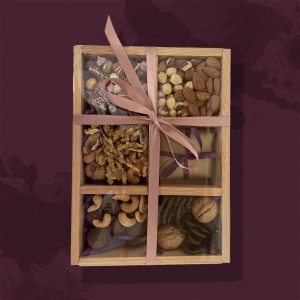 Набор с орехами, шоколадом и чаем «Premium», 6 секций