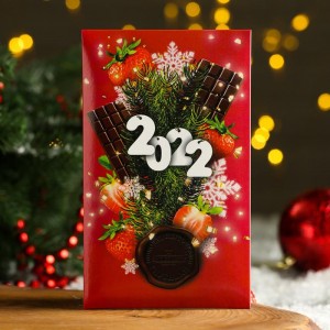 Шоколад молочный «2022» с кусочками клубники 85 г