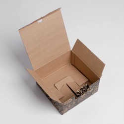 Мужская черная подарочная коробка «Надписи» 15 × 15 × 7 см